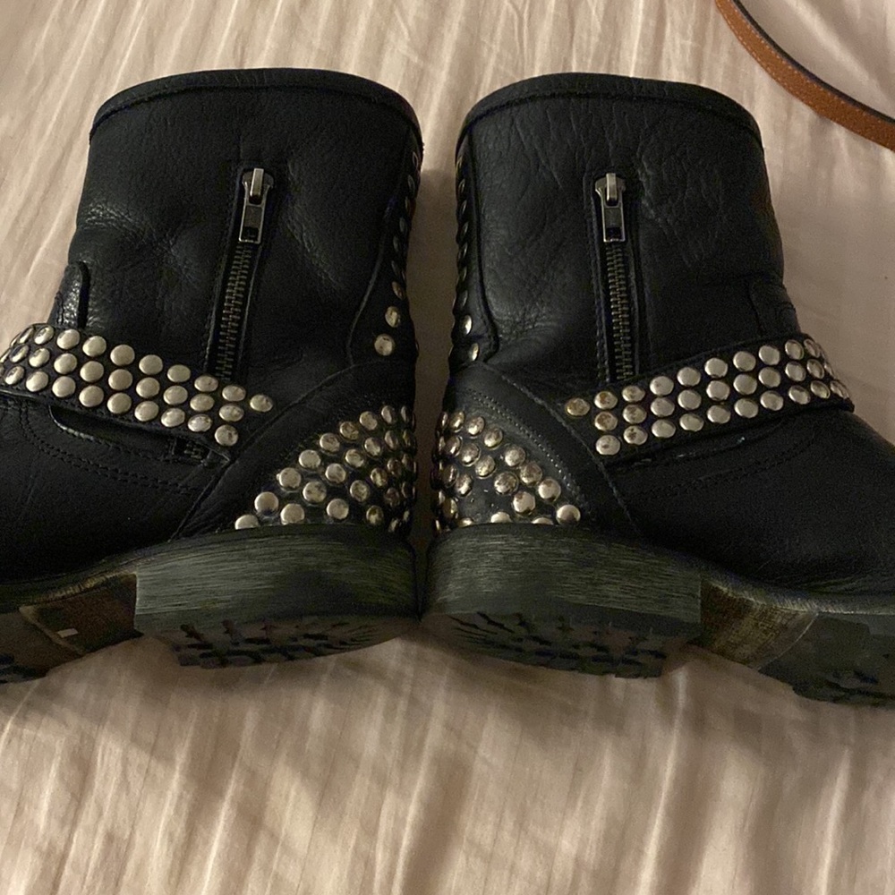Steve Madden Leather Boots, pre owned - Picture 7 of 10
